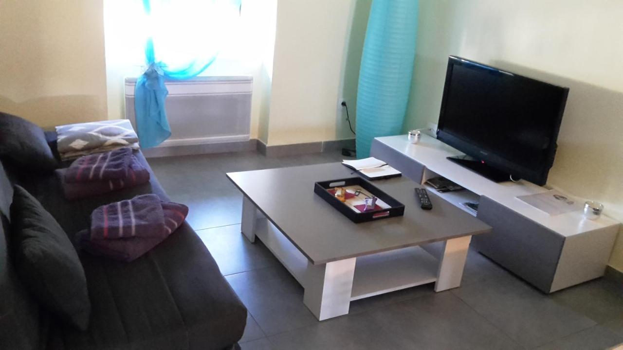 Chez Nous -Parking Gratuit Et Wifi A Vierzon Daire Dış mekan fotoğraf
