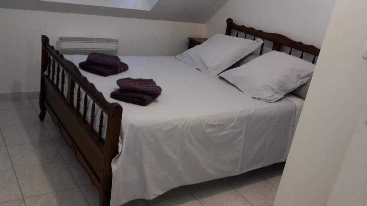 Chez Nous -Parking Gratuit Et Wifi A Vierzon Daire Dış mekan fotoğraf