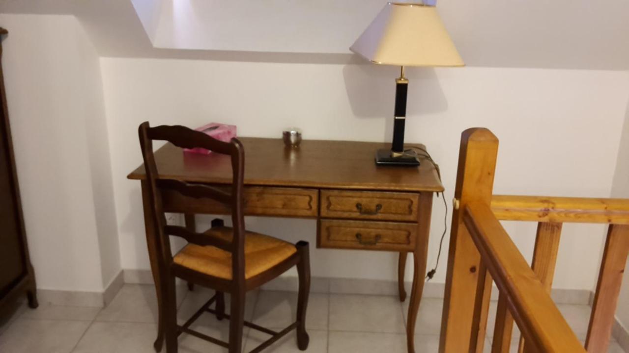 Chez Nous -Parking Gratuit Et Wifi A Vierzon Daire Dış mekan fotoğraf