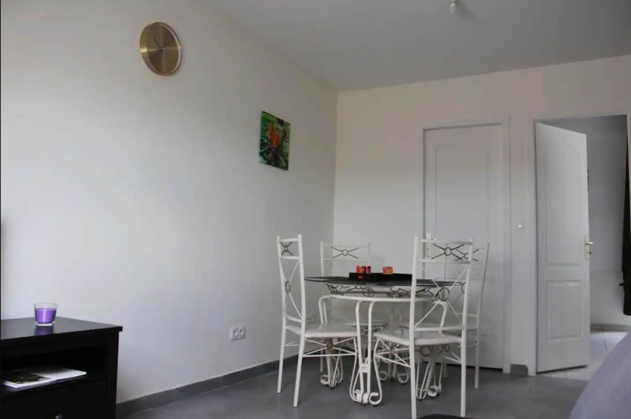 Chez Nous -Parking Gratuit Et Wifi A Vierzon Daire Dış mekan fotoğraf